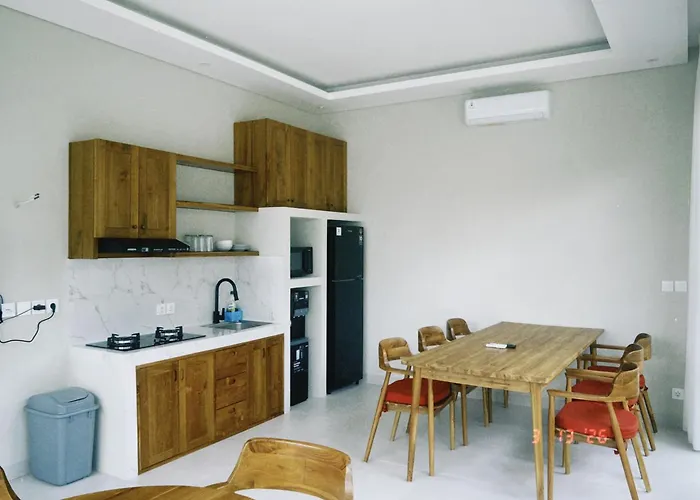 Anada House Homestay *