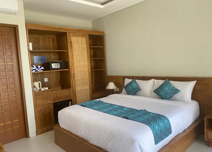 Homestay Anada House *